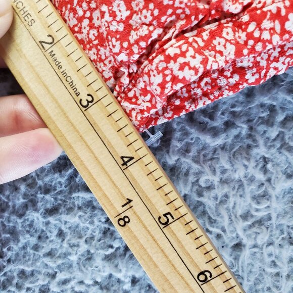 Universal Thread Top Womens Large Red Floral Button-Up Rayon Blouse - Picture 5 of 8